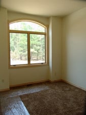 Second bedroom with beautiful windows